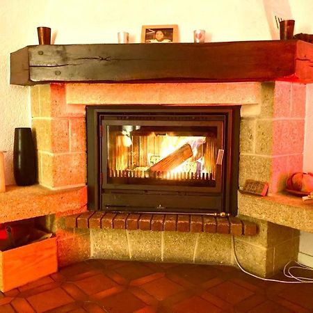 Cheerful Villa With Fireplace, Bath-Tub And Garden Noville Esterno foto