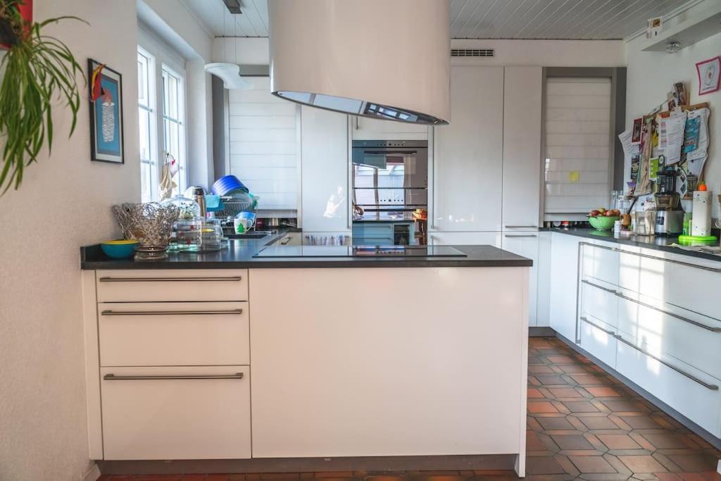 Cheerful Villa With Fireplace, Bath-Tub And Garden Noville Esterno foto