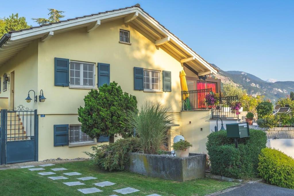 Cheerful Villa With Fireplace, Bath-Tub And Garden Noville Esterno foto
